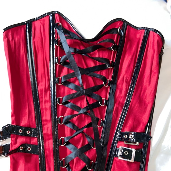 COPY - FREDERICKS OF HOLLYWOOD RED AND BLACK CORSET XL - Picture 2 of 5